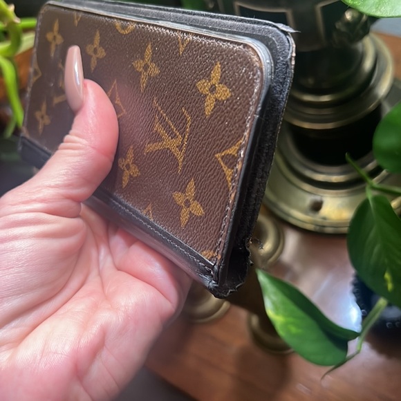 Louis Vuitton IPhone XS Max Folio - Picture 10 of 10